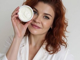 «Все методики рабочие. Главное, правильно подбирать их под каждого пациента»: Евгения Богатова об уходе за кожей и своих фаворитах в процедурах и косметике