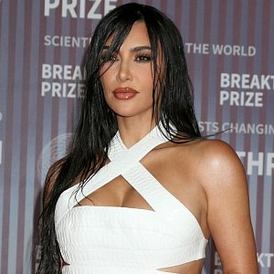 «Может привести к инсульту»: у Ким Кардашьян диагностировали аневризму головного мозга