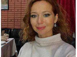 Елена Захарова объяснила, почему она не делает пластику