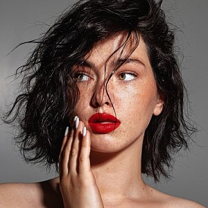 Кожа горит: 4 признака, что следует приостановить использование средства с ретинолом