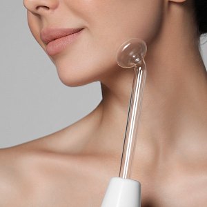 Опасно или бесполезно: косметолог назвала процедуры, которые никогда не стала бы себе делать