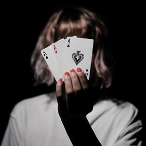 Карты, губка, два мяча: как эти предметы помогают не переедать на диете Карты, губка, два мяча: как эти предметы помогают не переедать на диете