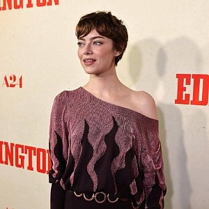 Как правильно отращивать стрижку пикси — берем пример с актрисы Эммы Стоун Как правильно отращивать стрижку пикси — берем пример с актрисы Эммы Стоун
