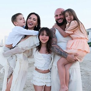 Оксана Самойлова и Джиган: почему «стремительный роман» — миф, а семейный кризис — реальность