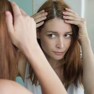 Закупорка волосяных фолликулов: признаки и причины воспаления кожи головы