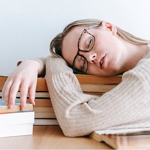 Женский храп – тоже проблема: чем опасно апноэ сна
