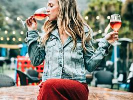 Женский алкоголизм: причины и способы избежать проблемы