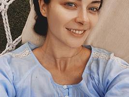 Естественность в тренде: Марина Александрова показала себя без макияжа