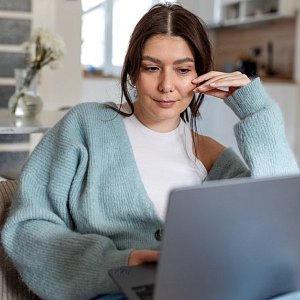Чему можно доверять? Что еще проверить при выборе врача-косметолога, помимо соцсетей