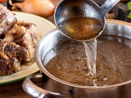 Крепко сварено: какова польза от костного бульона