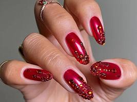 Декабрьский маникюр: лучшие варианты для предпраздничного месяца