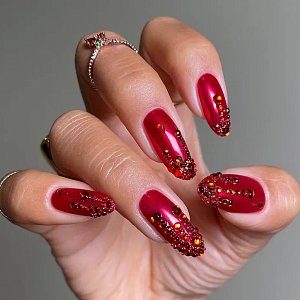 Декабрьский маникюр: лучшие варианты для предпраздничного месяца