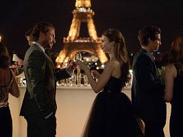 5 причин посмотреть новый сериал «Эмили в Париже» (красавец Лукас Браво — одна из них)